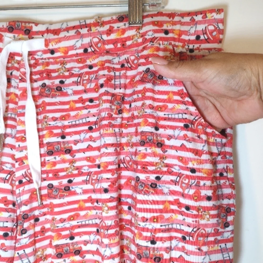 Little Dudes and Darlings women's house pants size ((3XL)